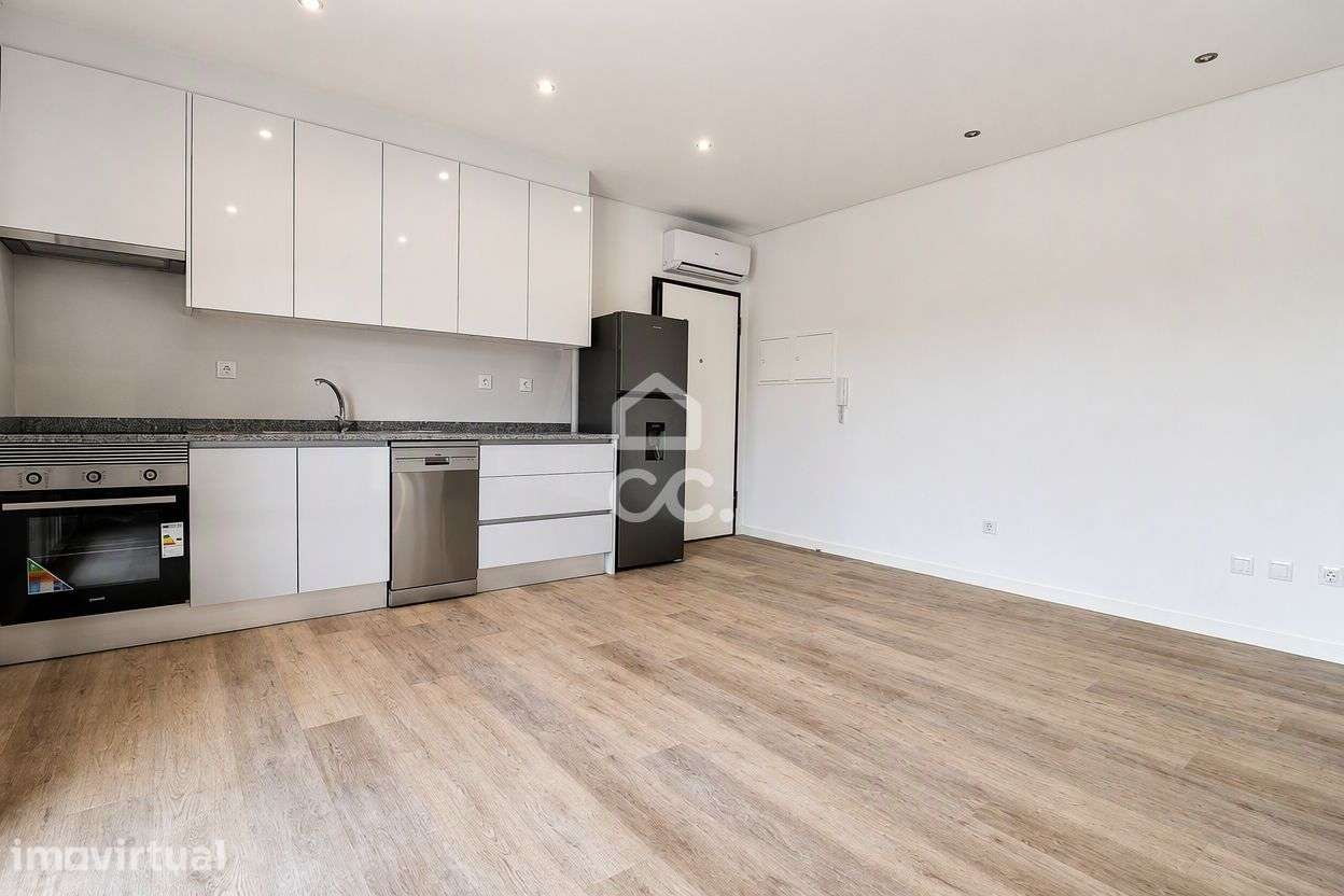 Apartamento T1 novo com cozinha/sala em open-space, totalmente equipad - Grande imagem: 2/13