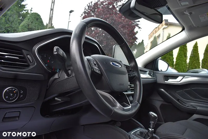 Ford Focus 1.5 EcoBoost Titanium - 11