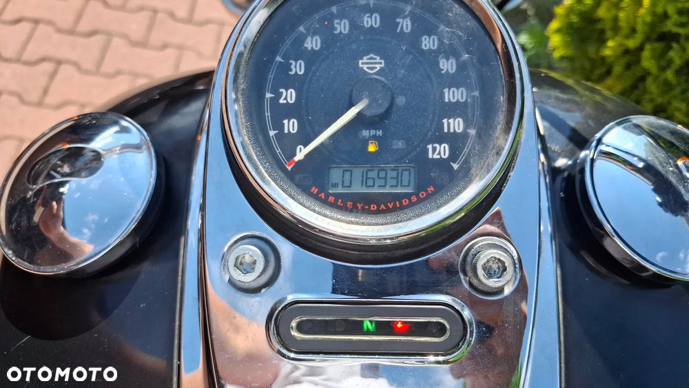 Harley-Davidson Dyna Wide Glide - 21