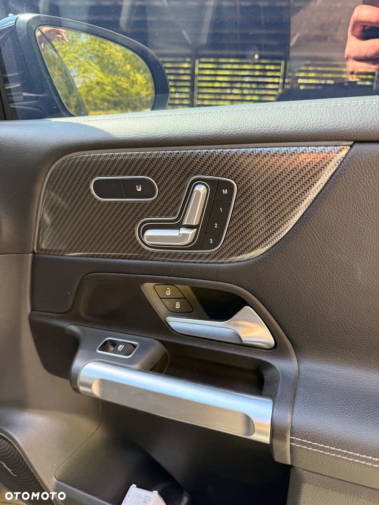 Mercedes-Benz GLB - 23
