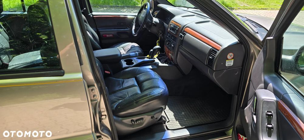 Jeep Grand Cherokee - 11