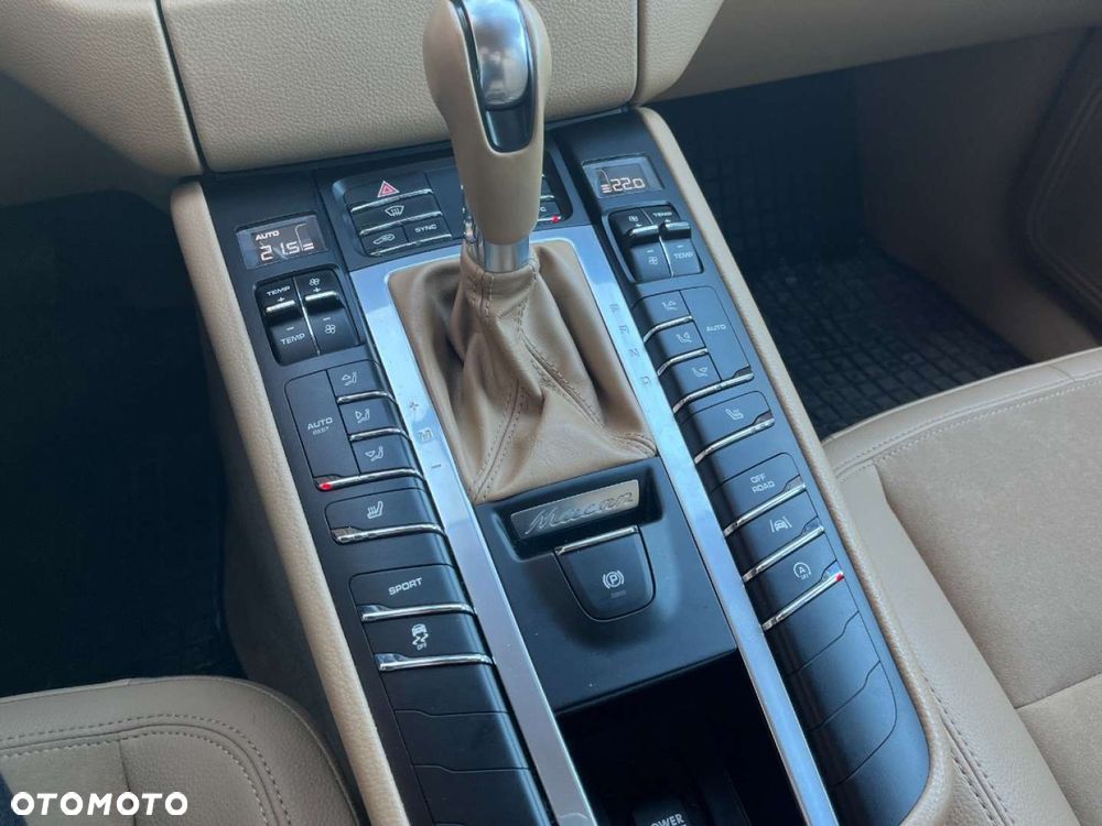 Porsche Macan - 25