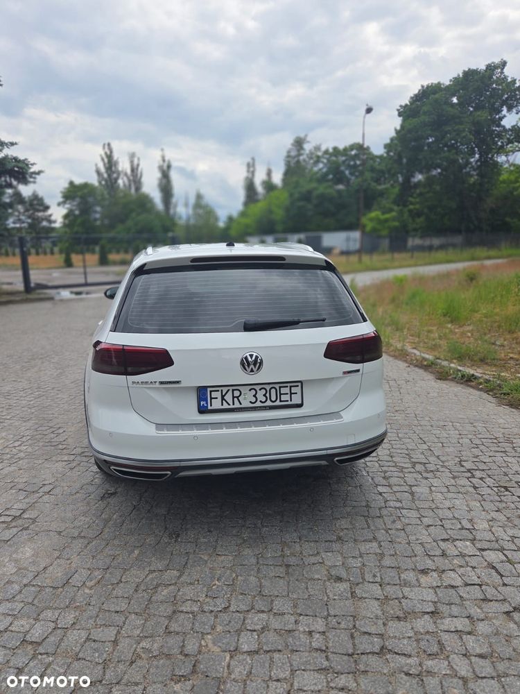 Volkswagen Passat 2.0 TDI SCR 4Mot DSG Comfortline - 12