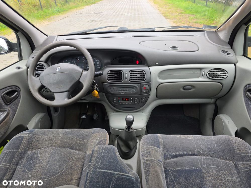 Renault Scenic 1.9 dCi Authentique - 11