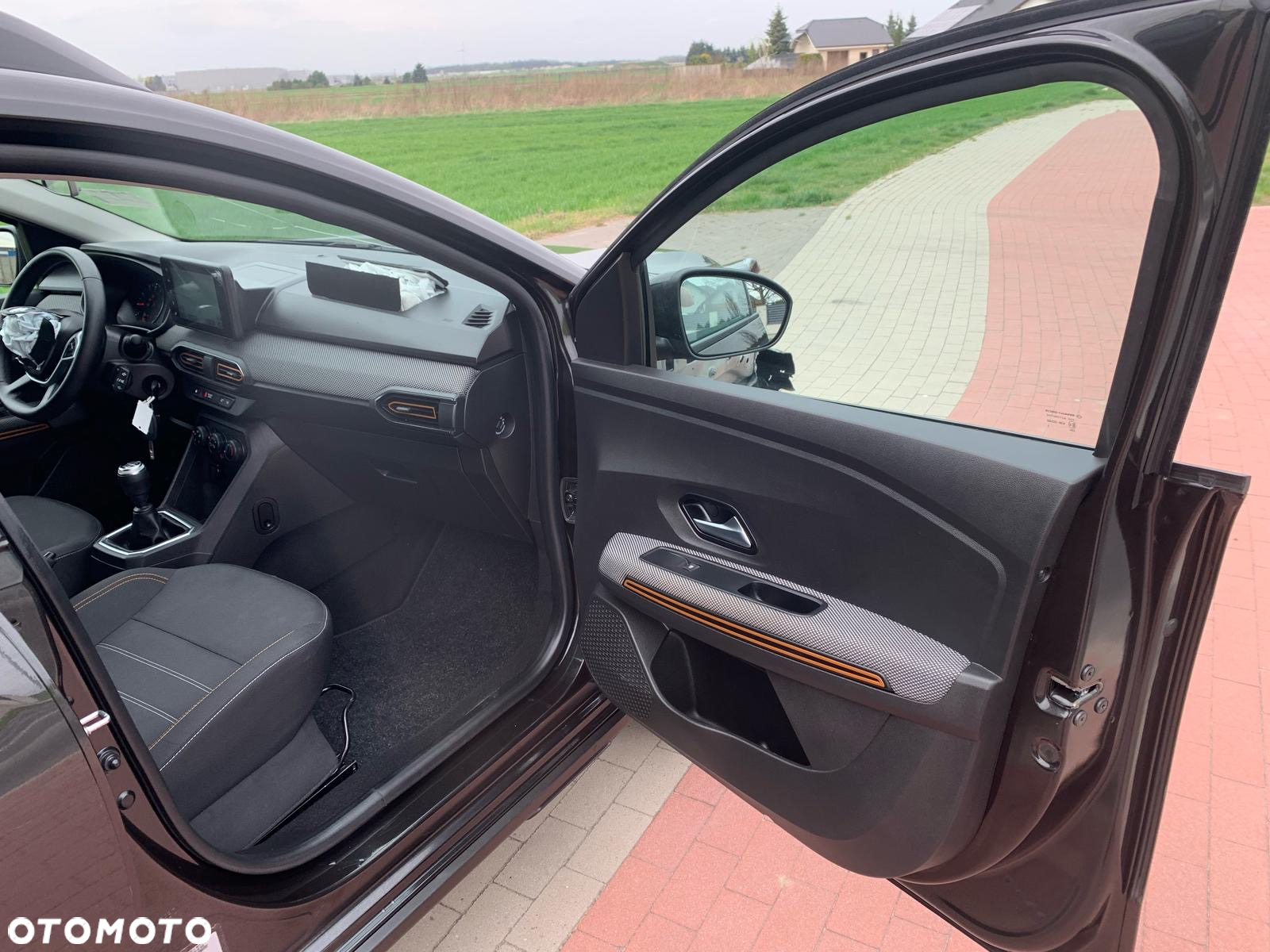 Dacia Sandero Stepway TCe 90 Essential - 34