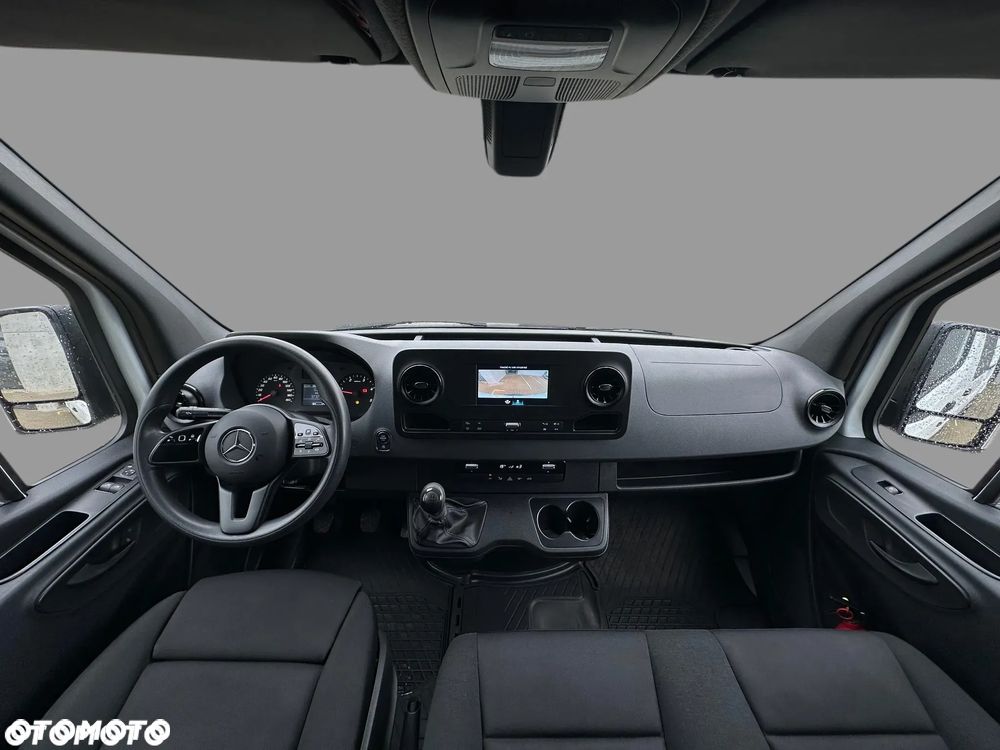 Mercedes-Benz Sprinter - 8