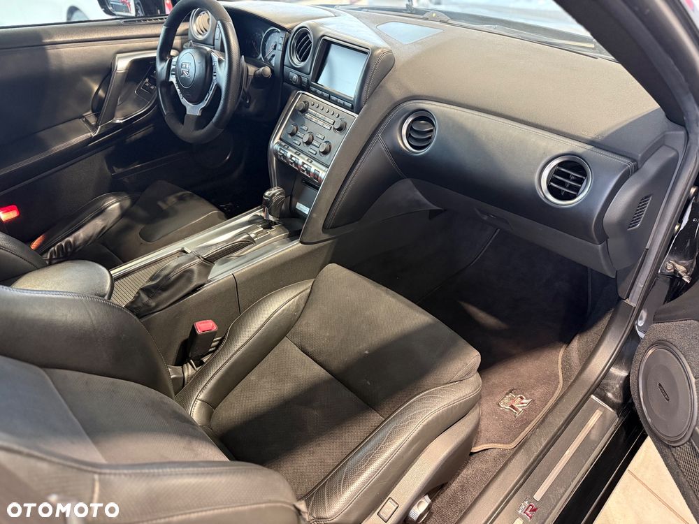 Nissan GT-R Black Edition - 9