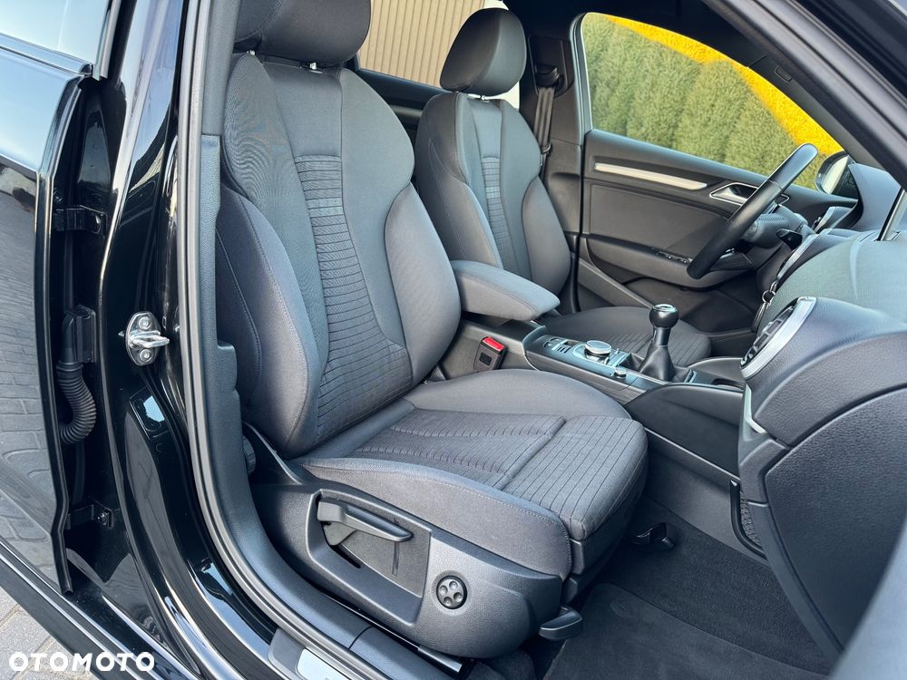 Audi A3 Sportback 2.0 TDI S line Sportpaket - 9