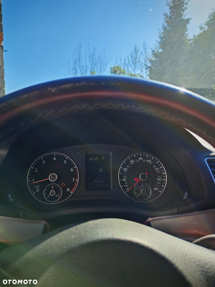 Volkswagen Passat - 12