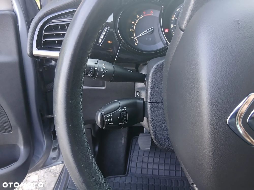 Citroën C3 1.4 Exclusive - 23