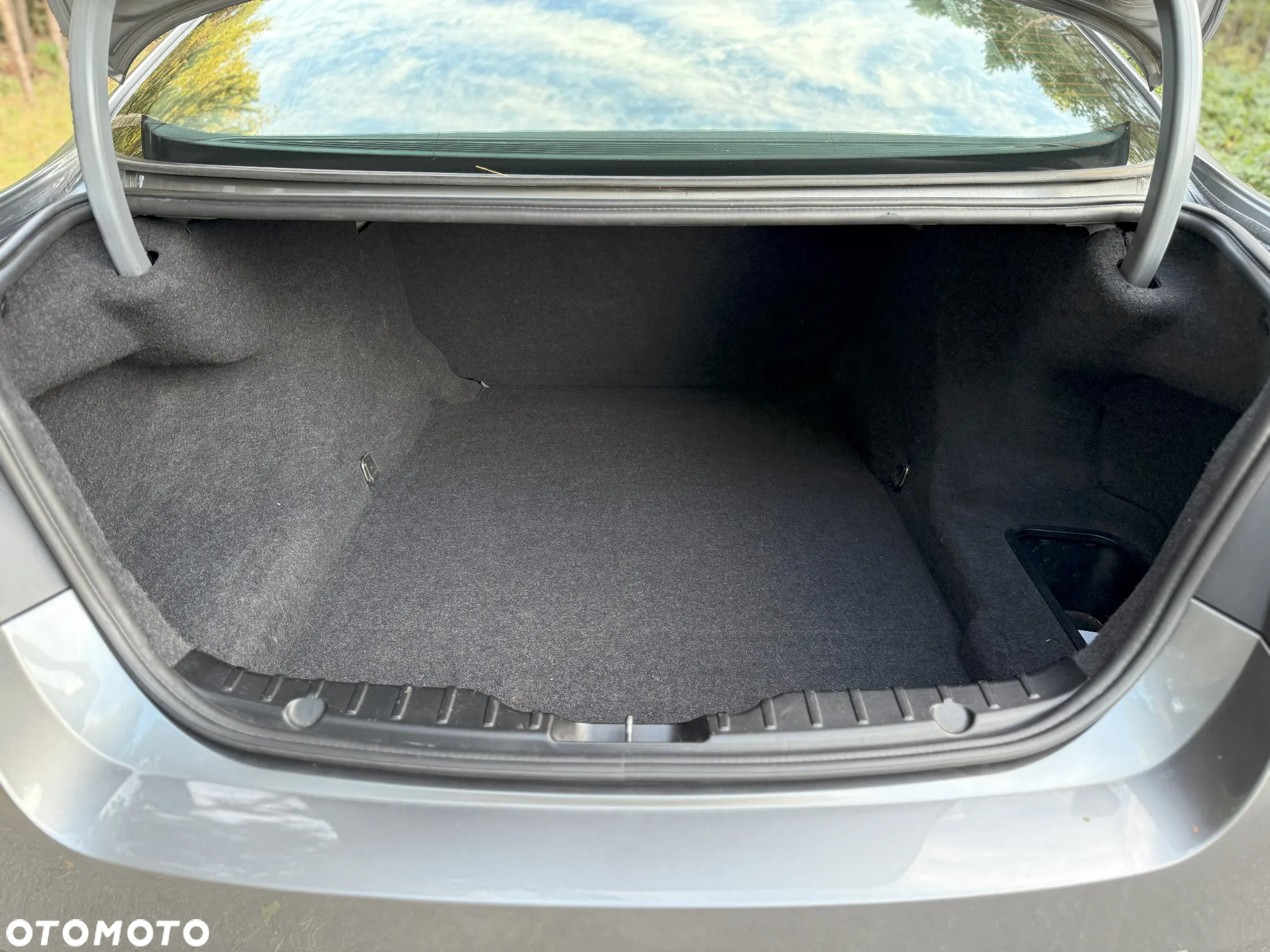 BMW Seria 5 550i - 21