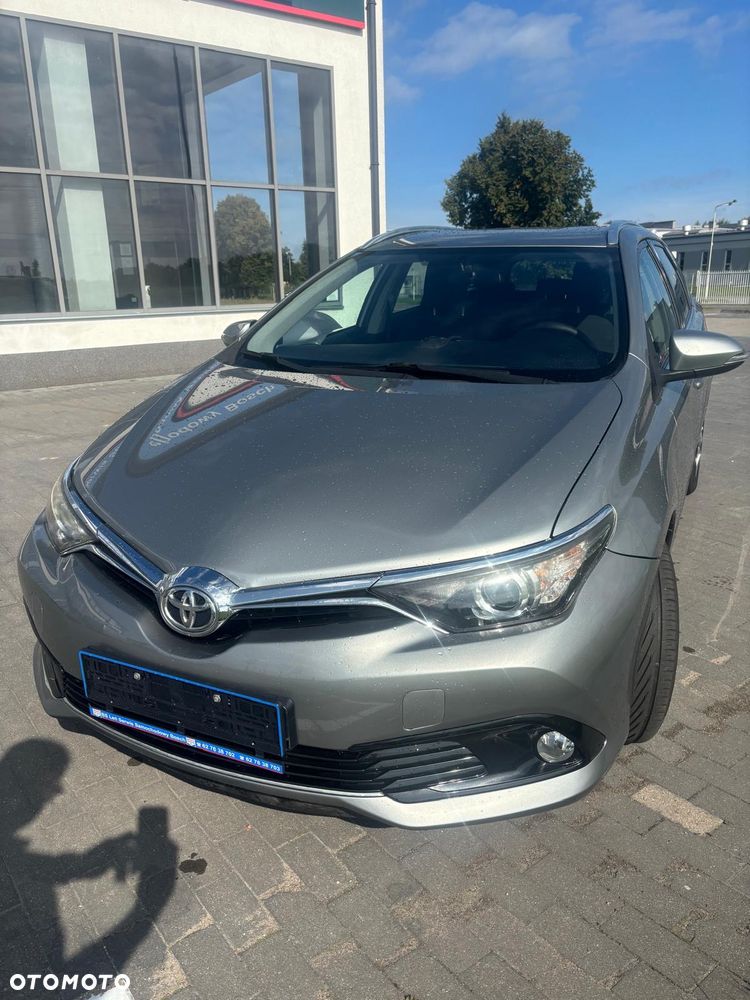 Toyota Auris 1.33 Dual-VVT-i Comfort - 1
