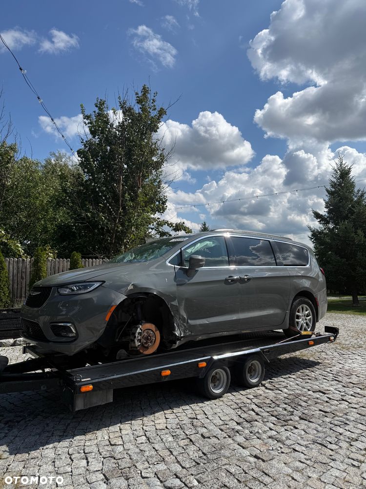 Chrysler Pacifica - 20
