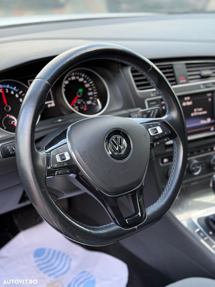 Volkswagen e-Golf - 14