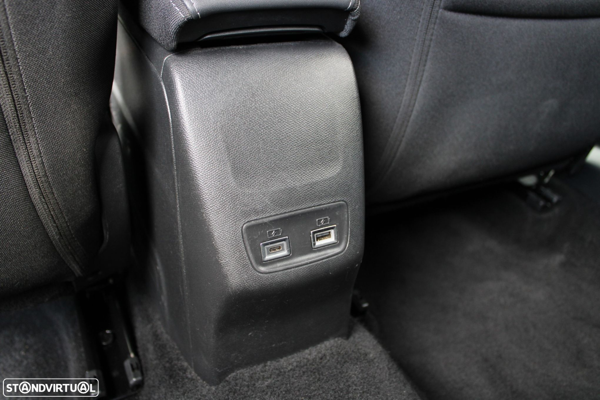 Peugeot 2008 1.2 PureTech Allure Pack - 30