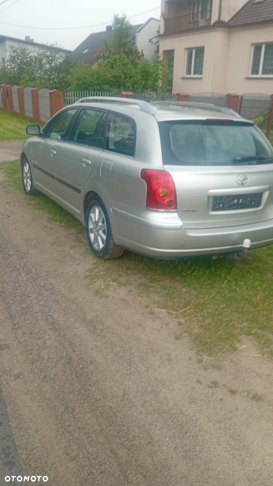 Toyota Avensis 2.0 D-4D - 8