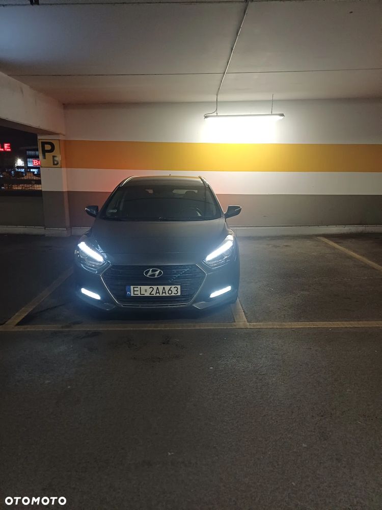 Hyundai i40 1.7 CRDi Comfort - 1