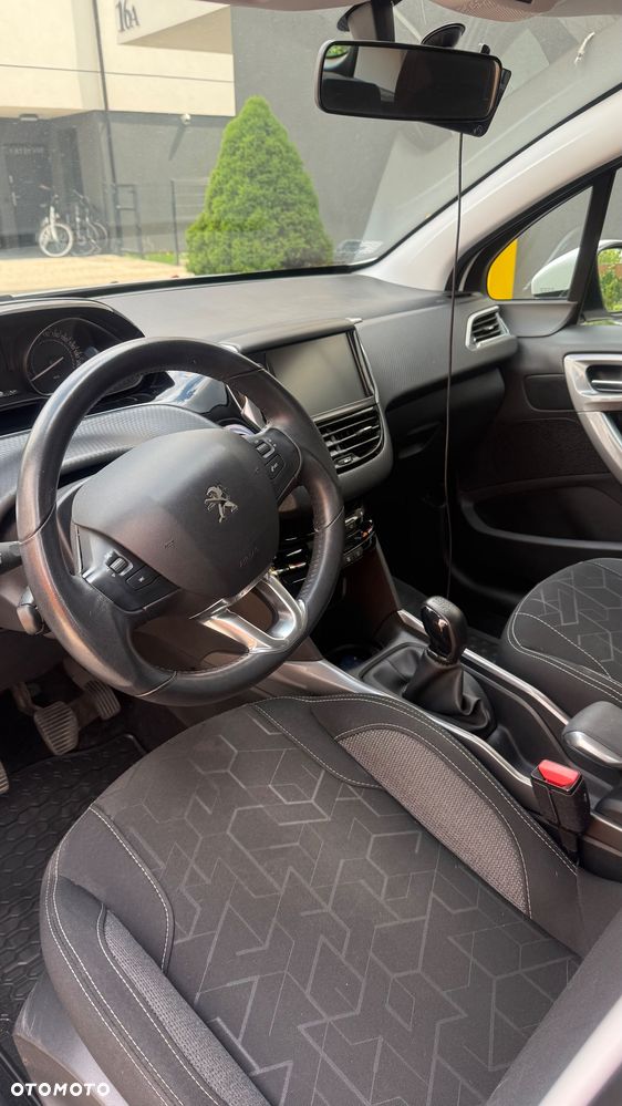 Peugeot 2008 1.2 Pure Tech Active - 11