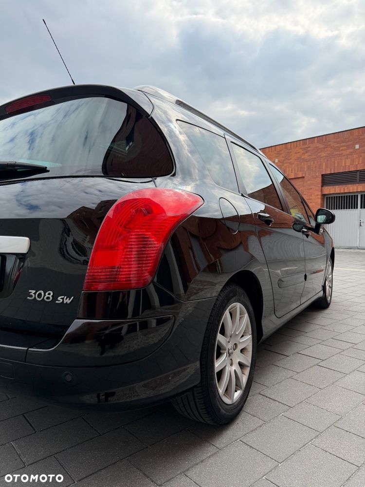 Peugeot 308 1.6 Trendy Navtech - 41