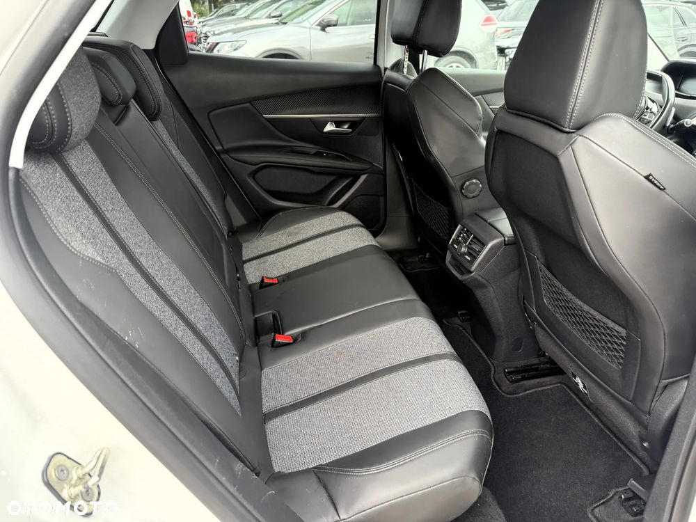 Peugeot 3008 BlueHDi 130 Stop & Start EAT8 Allure Pack - 14