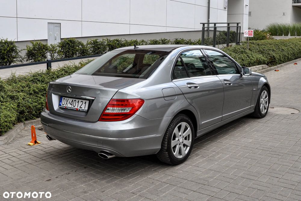 Mercedes-Benz Klasa C 350 BlueEff 4-Matic Elegance - 4