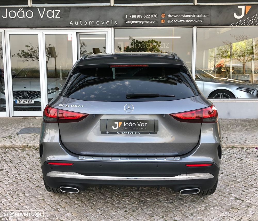 Mercedes-Benz GLA 180 d AMG Line - 14