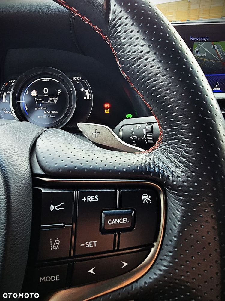 Lexus ES 300h F Sport Edition - 14