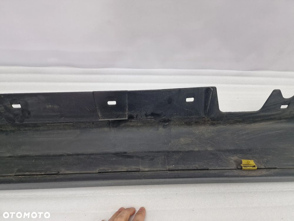 BMW E90 / E91 04- LEWA LISTWA PROGOWA / NAKŁADKA PROGU , NR 51777062297 , NR AUKCJI PR312 - 11