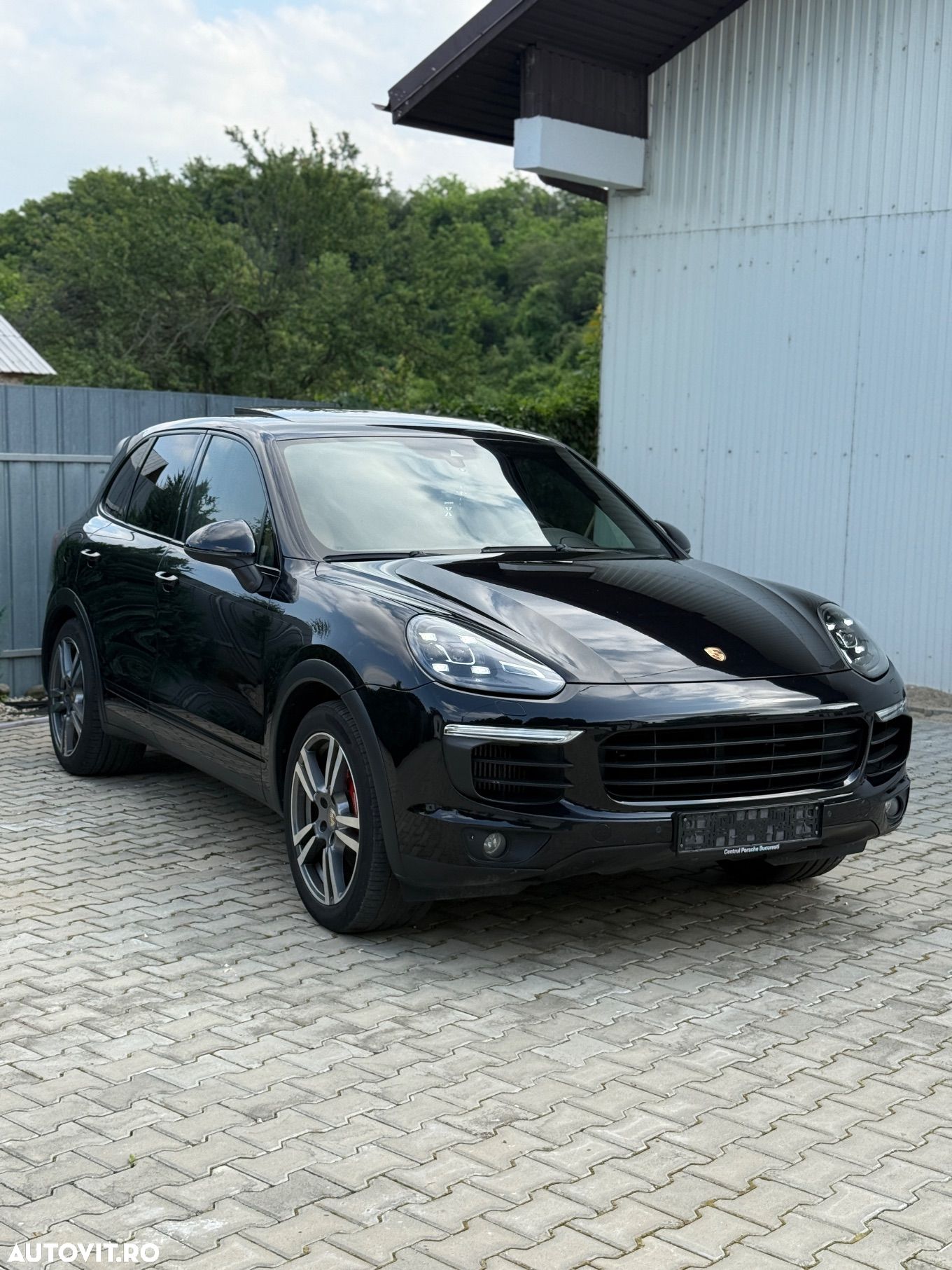 Porsche Cayenne 3.0 L - 1