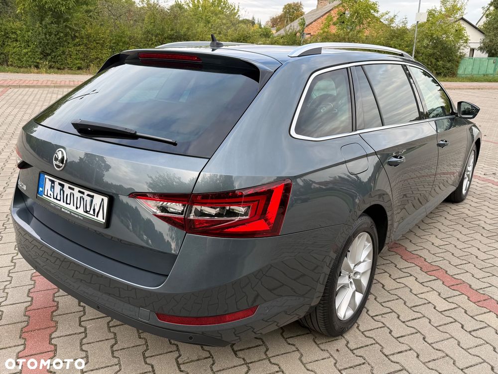 Skoda Superb 1.6 TDI DSG Ambition - 8