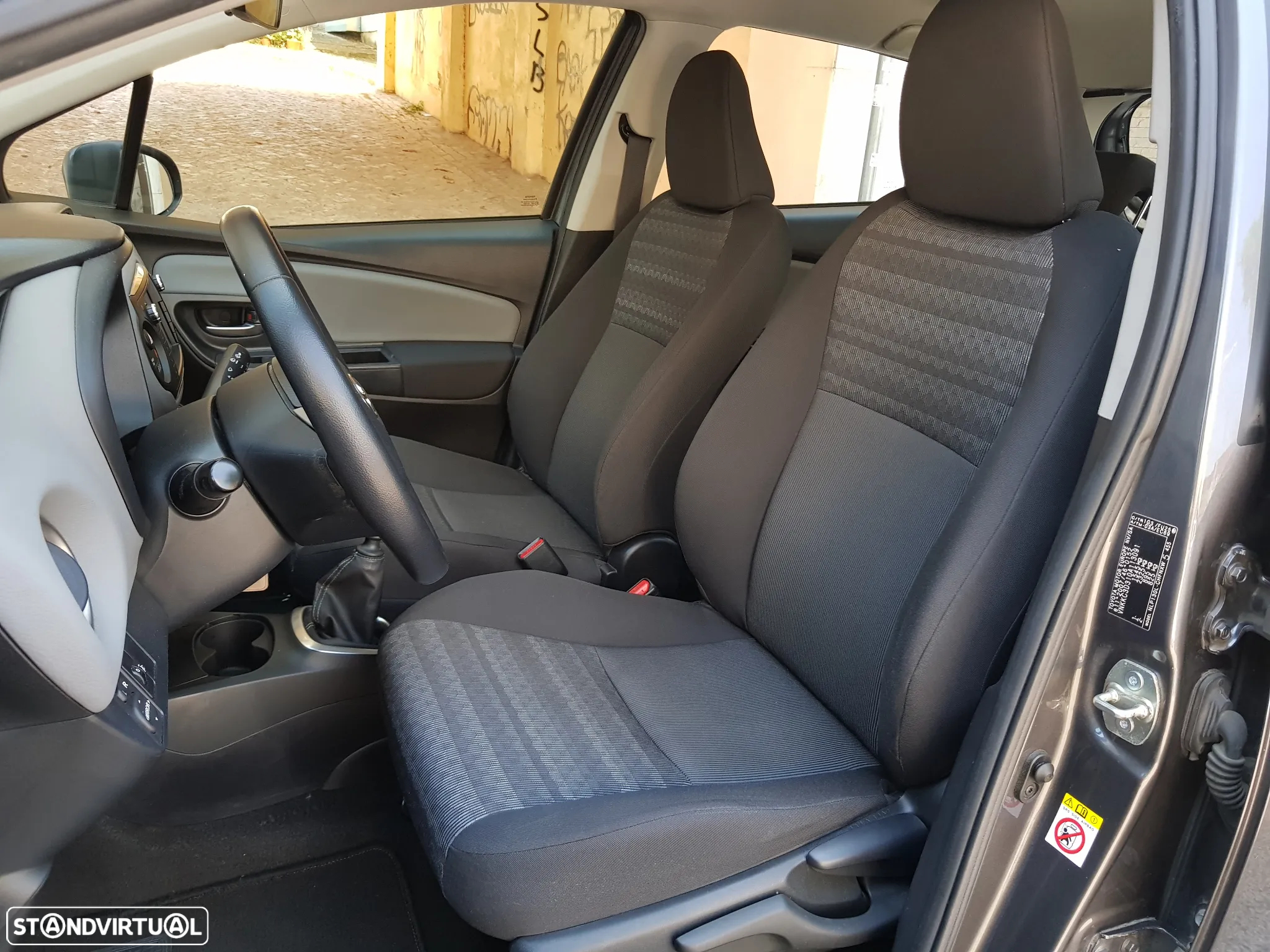 Toyota Yaris 1.4 D-4D Comfort+P.Style - 27