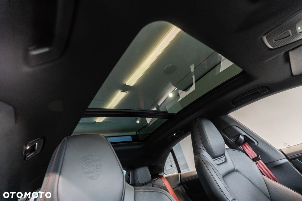 Porsche Macan - 36