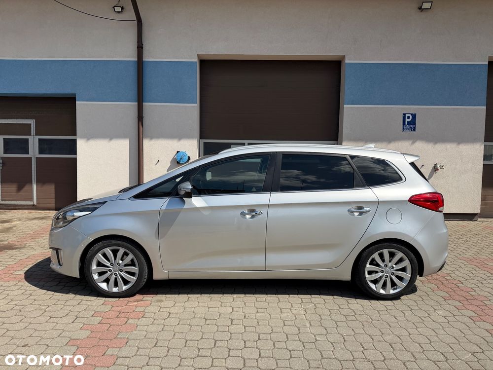 Kia Carens - 7