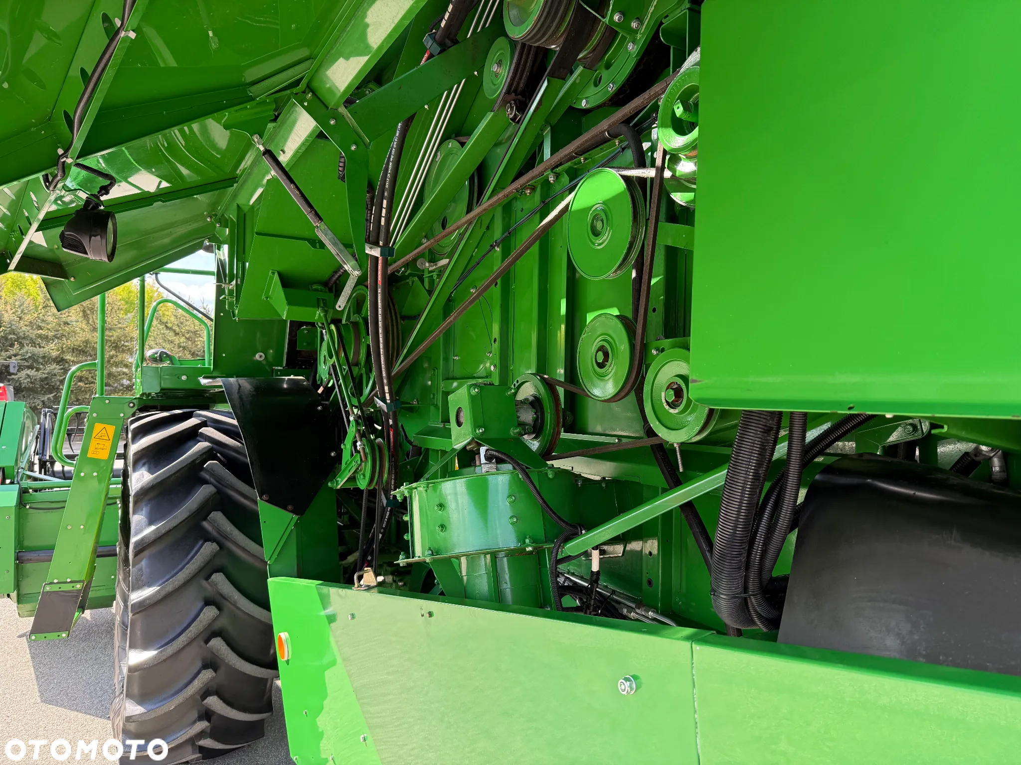 John Deere W 330 - 28