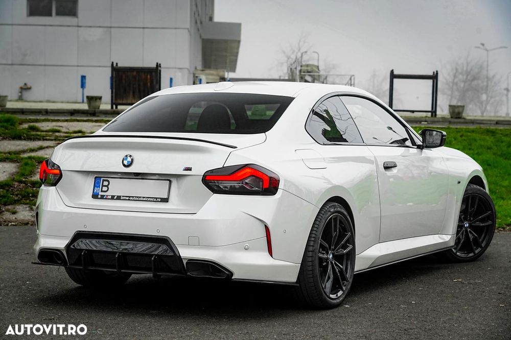 BMW M2 M240i xDrive - 13