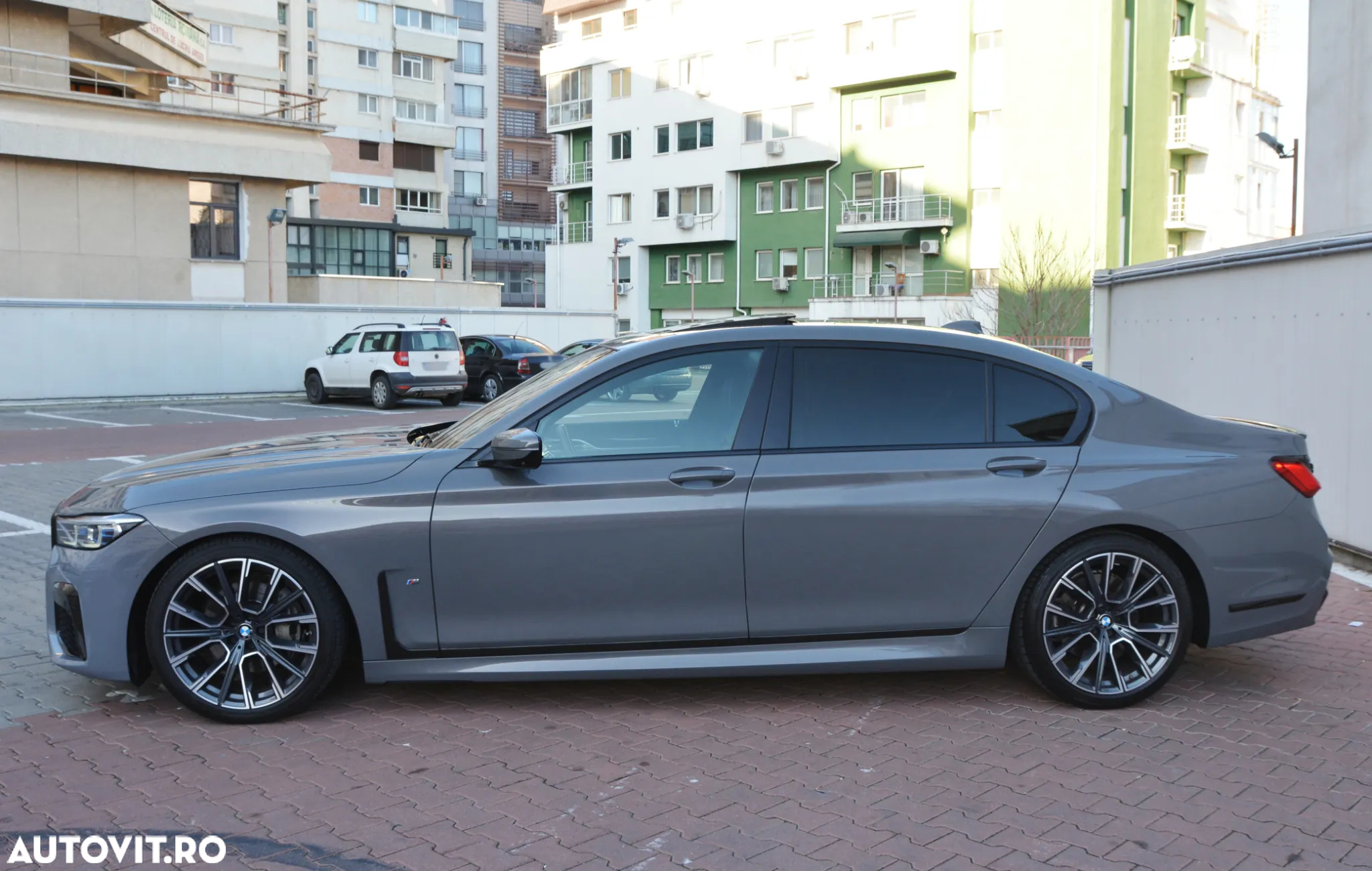 BMW Seria 7 730Ld xDrive MHEV - 24