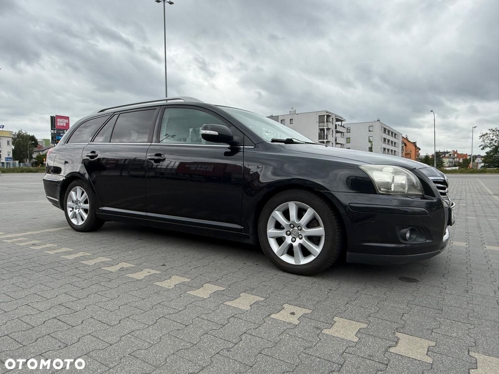 Toyota Avensis - 2
