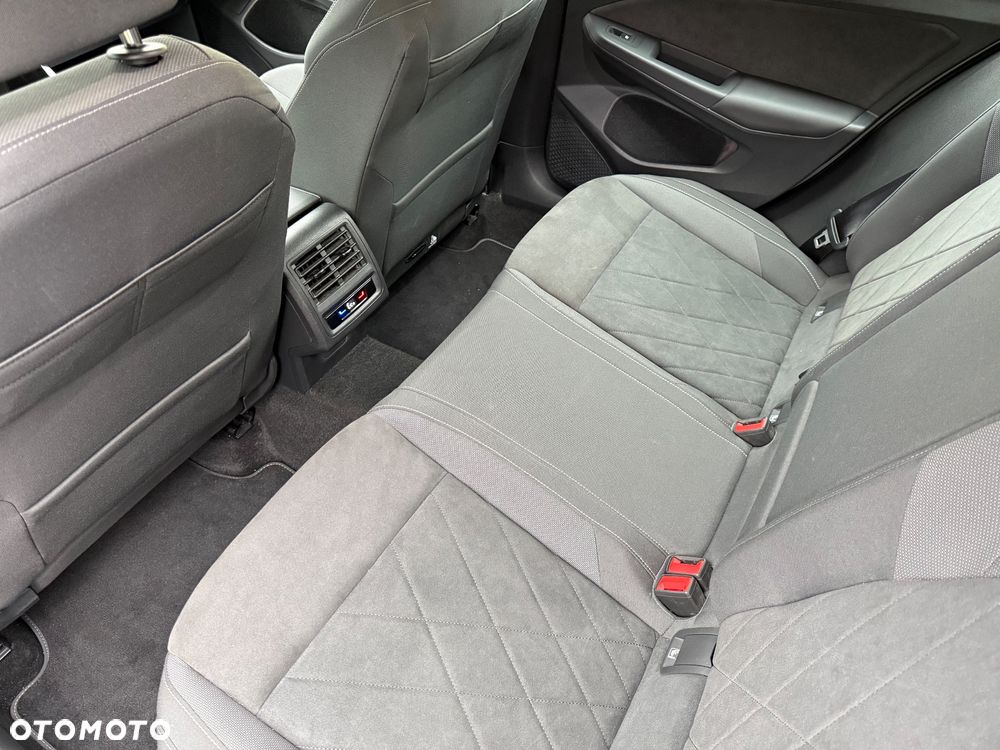 Volkswagen Golf - 31