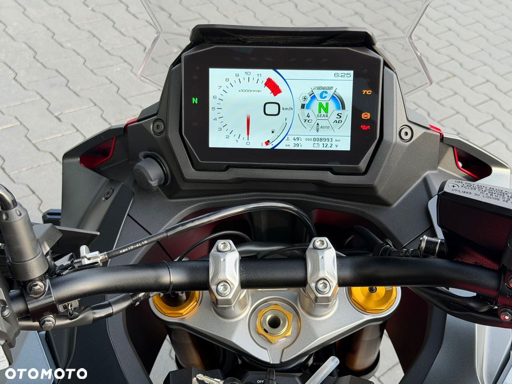 Suzuki GSX 1000 - 23