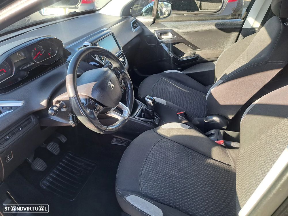 Peugeot 208 1.4 HDi SE Style - 6