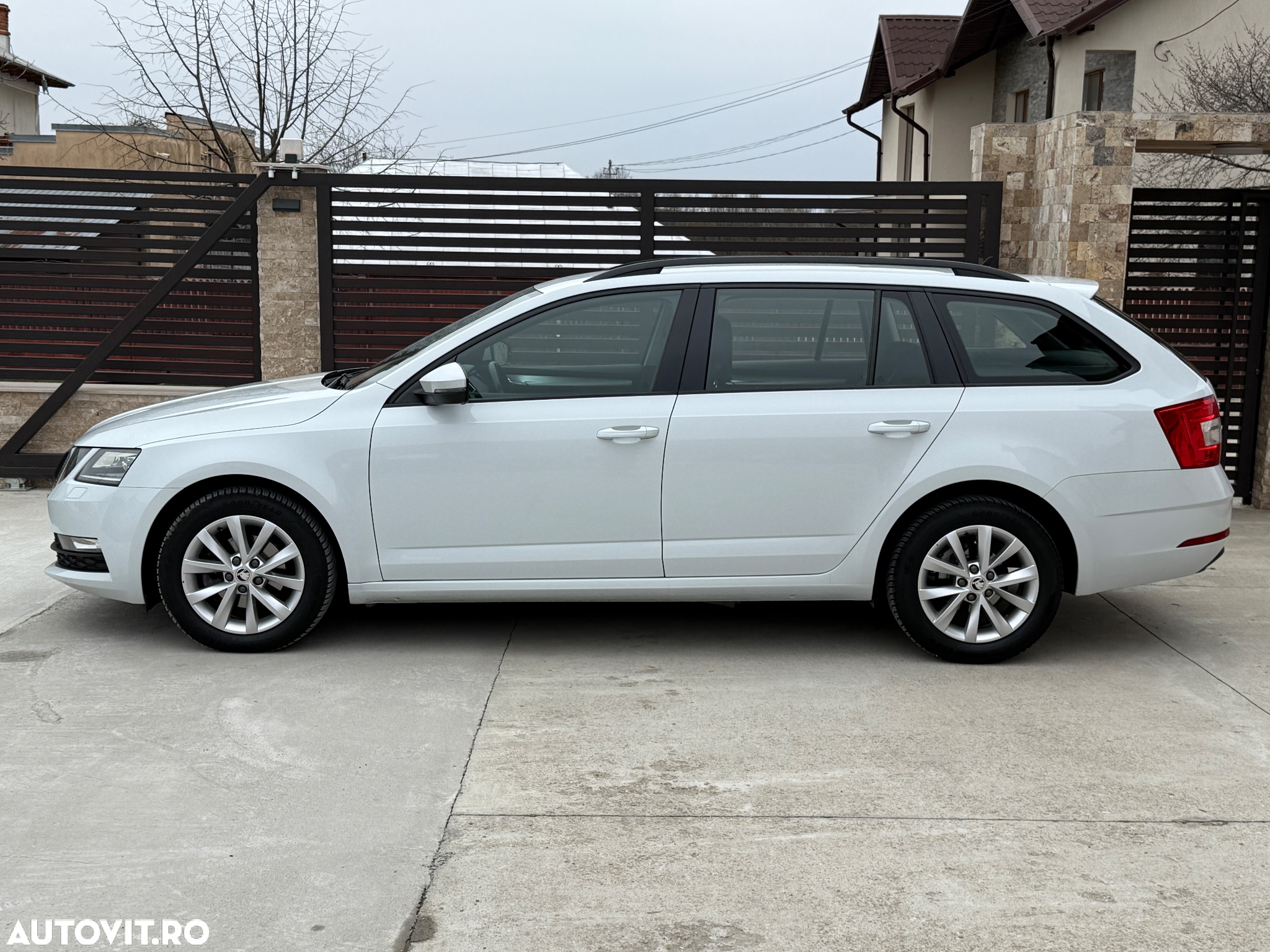 Skoda Octavia Combi Diesel 1.6 TDI DSG Style - 13
