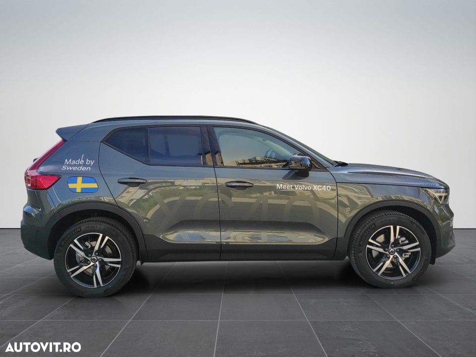 Volvo XC 40 B4 AT FWD MHEV Plus Dark - 7