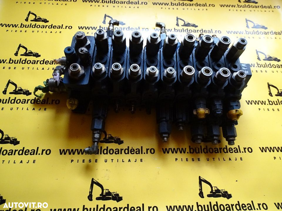 Distribuitor miniexcavator Volvo 38 Ecr - 2