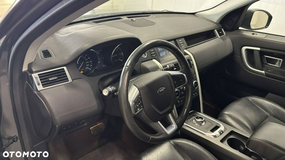 Land Rover Discovery Sport - 8