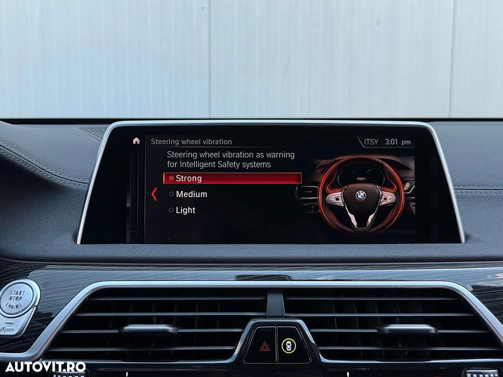 BMW Seria 7 740Li - 26