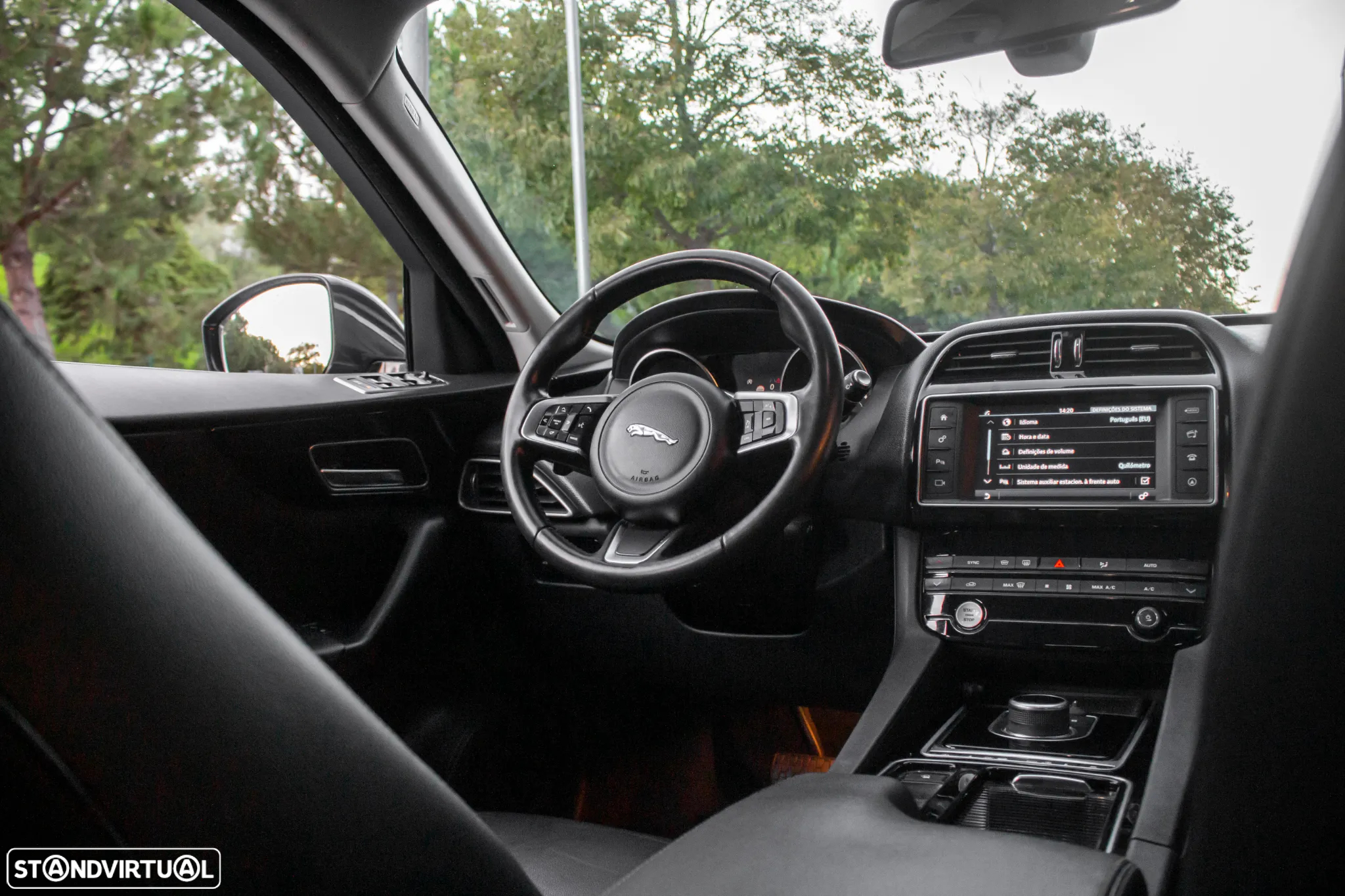 Jaguar F-Pace 2.0 i4D Prestige Aut. - 35