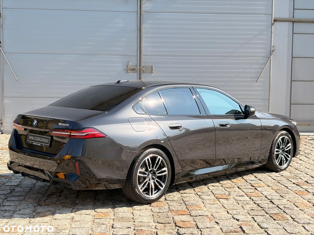 BMW Seria 5 530e xDrive PHEV - 4
