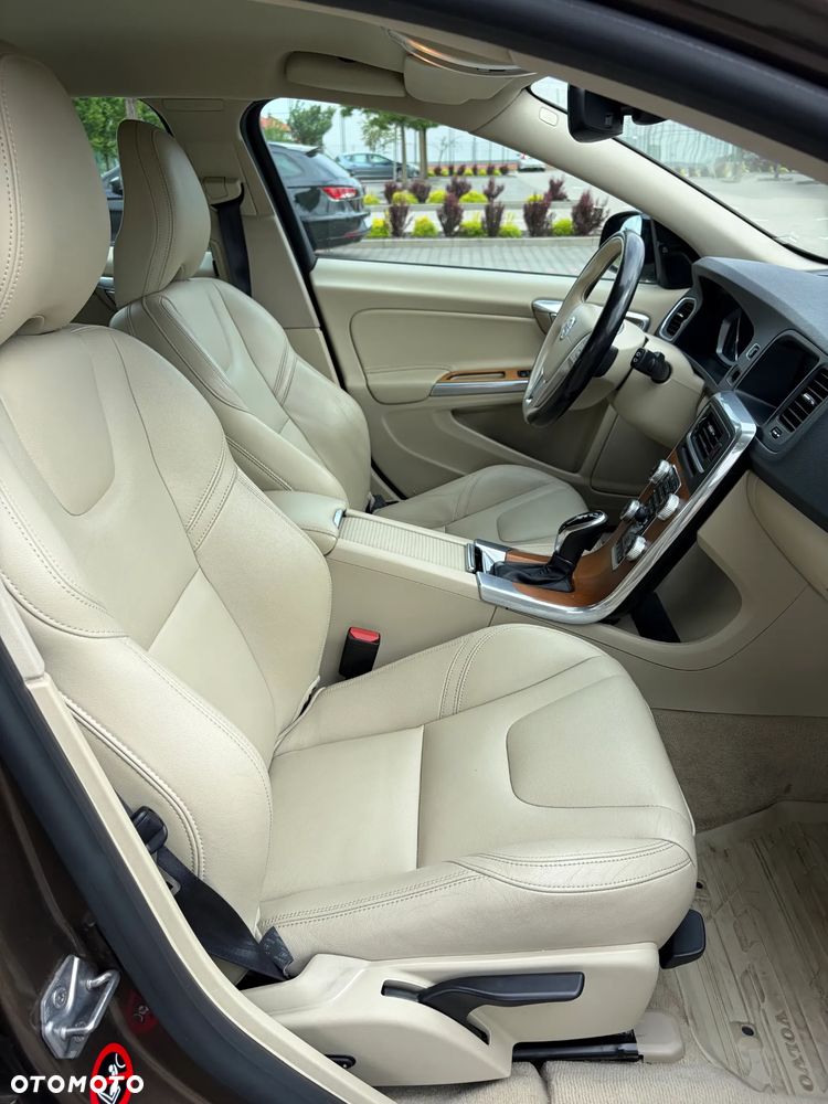 Volvo V60 D4 AWD Drive-E Summum - 24