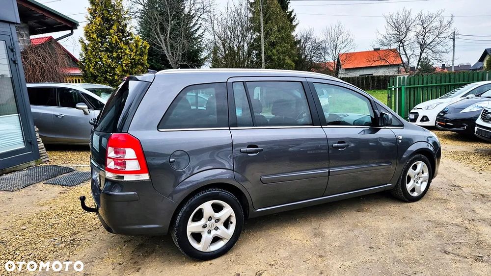 Opel Zafira 1.8 Cosmo EU5 - 10