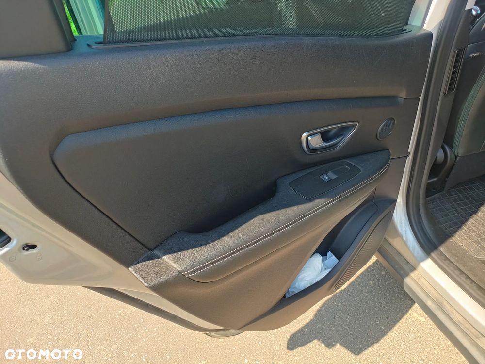 Renault Scenic 1.6 dCi Energy Bose EU6 - 16